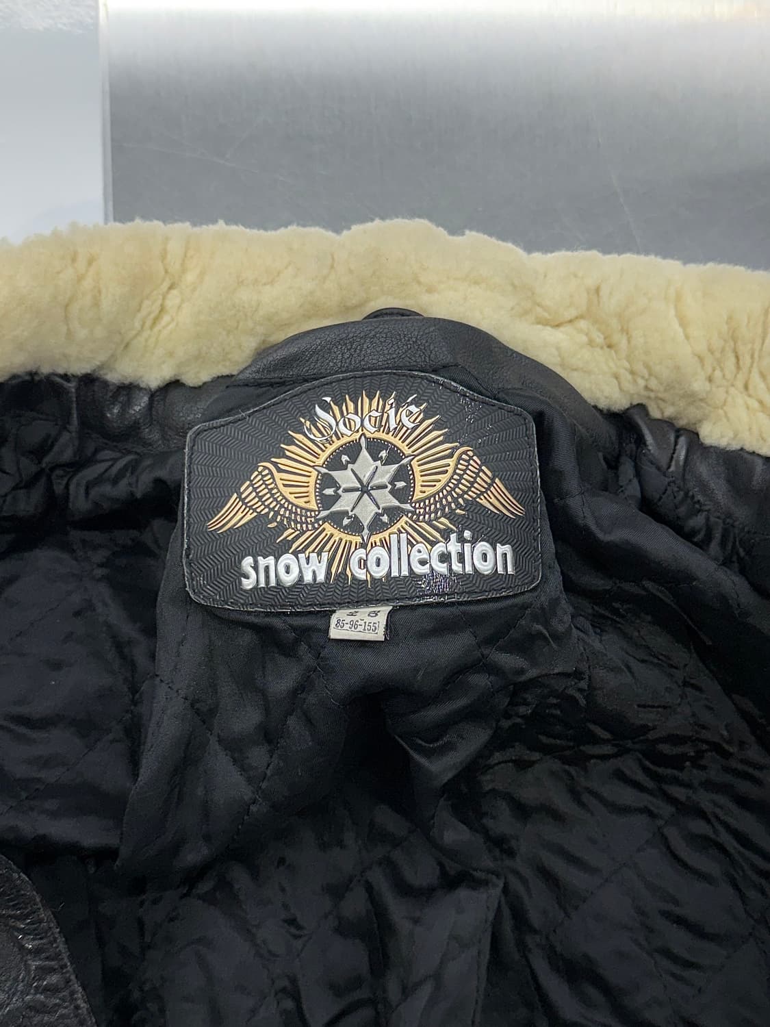 쏘시에 90s 셰어링 라인 스티치 카우레더 봄버 자켓 상품이미지6