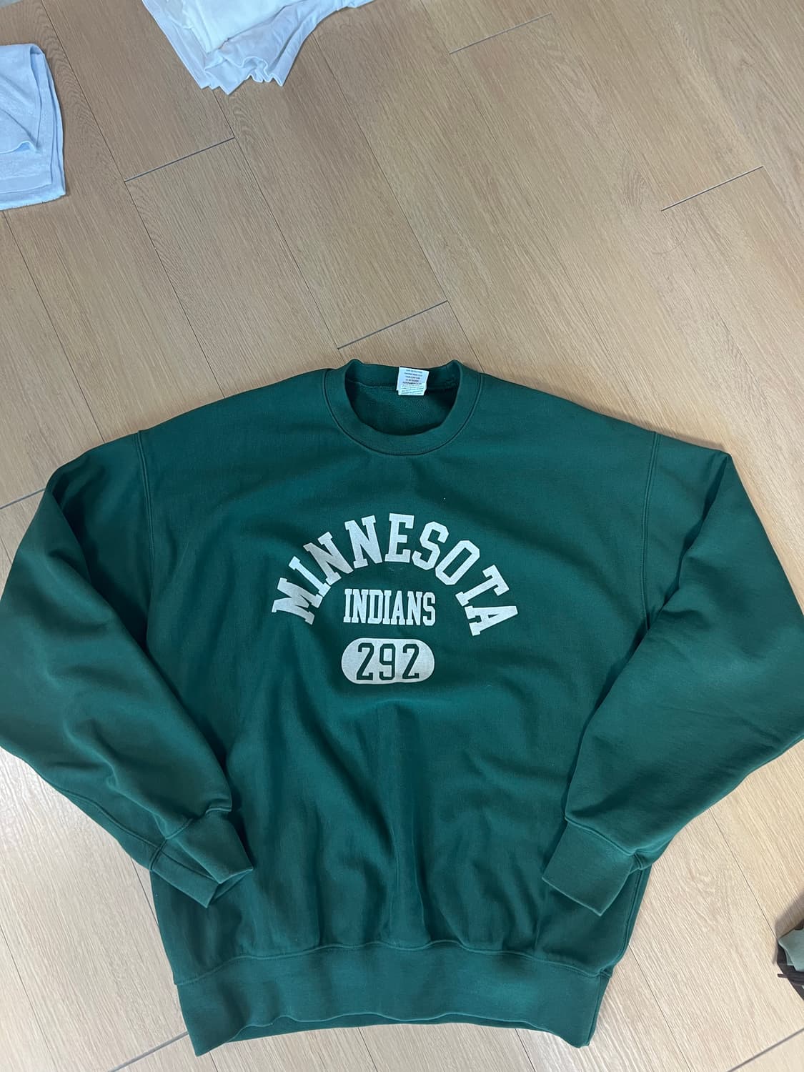 아웃스탠딩 맨투맨  상품이미지1