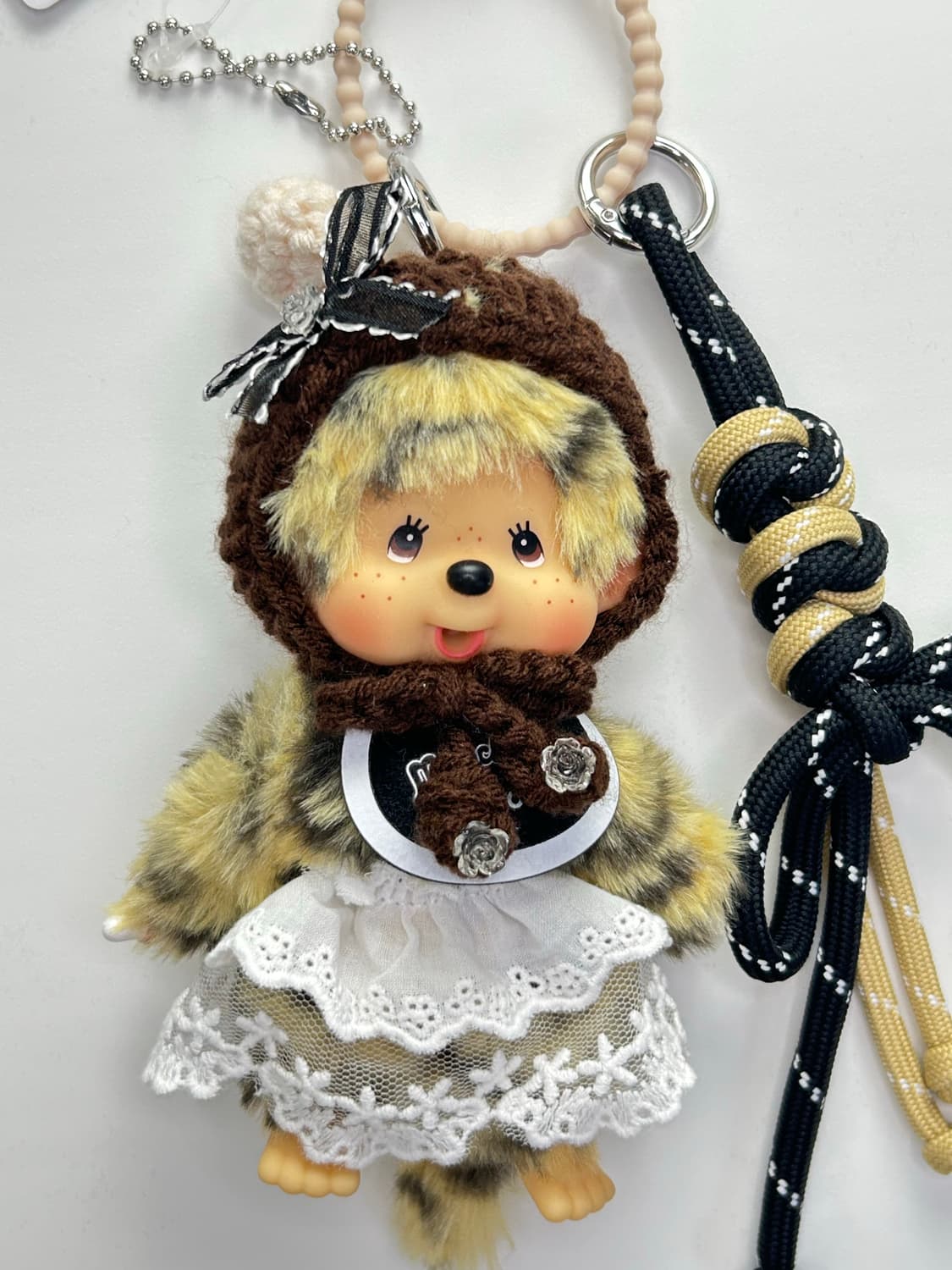 (10)정품몬치치🐆🤎보넷 & 화이트 레이스  커스텀키링 상품이미지2