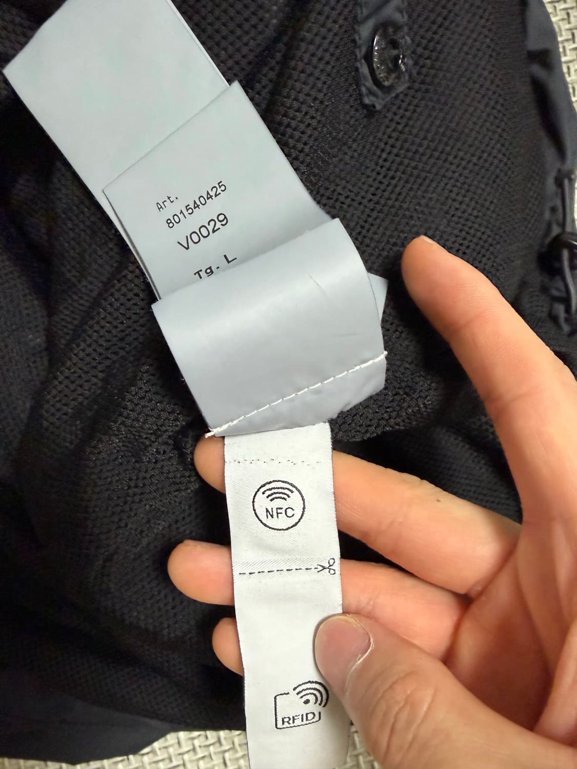 [25ss/새상품급]스톤아일랜드 스킨터치 나일론 tc 바람막이 블랙 L 상품이미지4