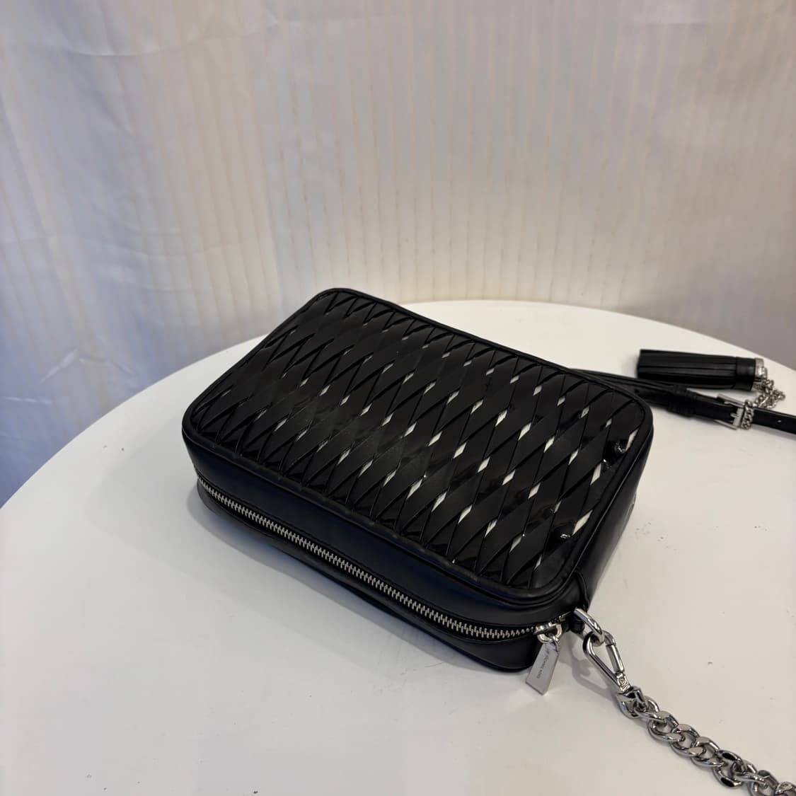 정품 마이클코어스 태슬 크로스백     상품이미지7