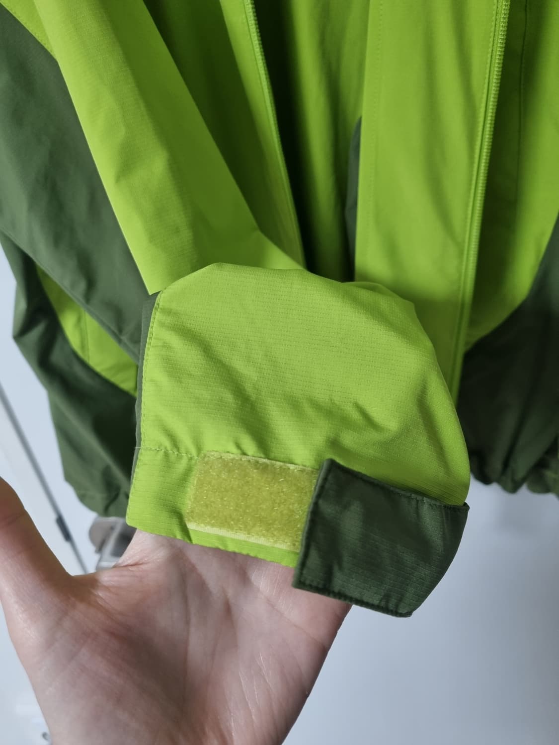 연두빛 경량 얇은 아디다스 바람막이 상품이미지5