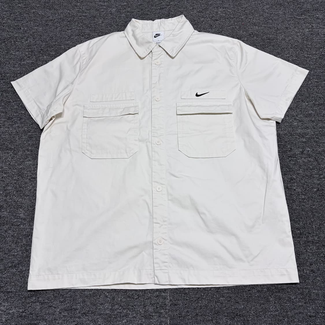 나이키 라이브 우븐 스우시 반팔 셔츠 상품이미지1