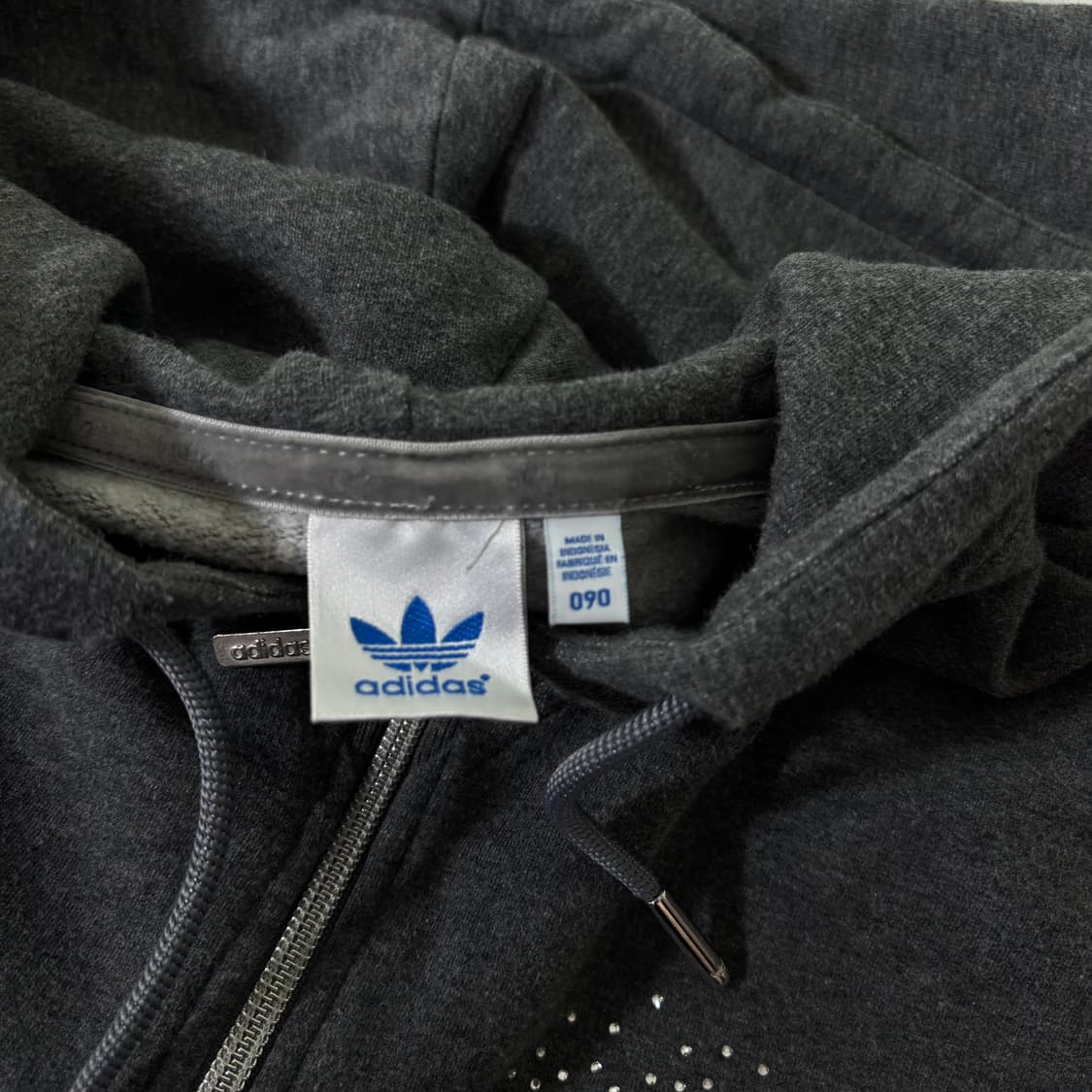 우먼S-M 아디다스 차콜 숏 후드집업 상품이미지3