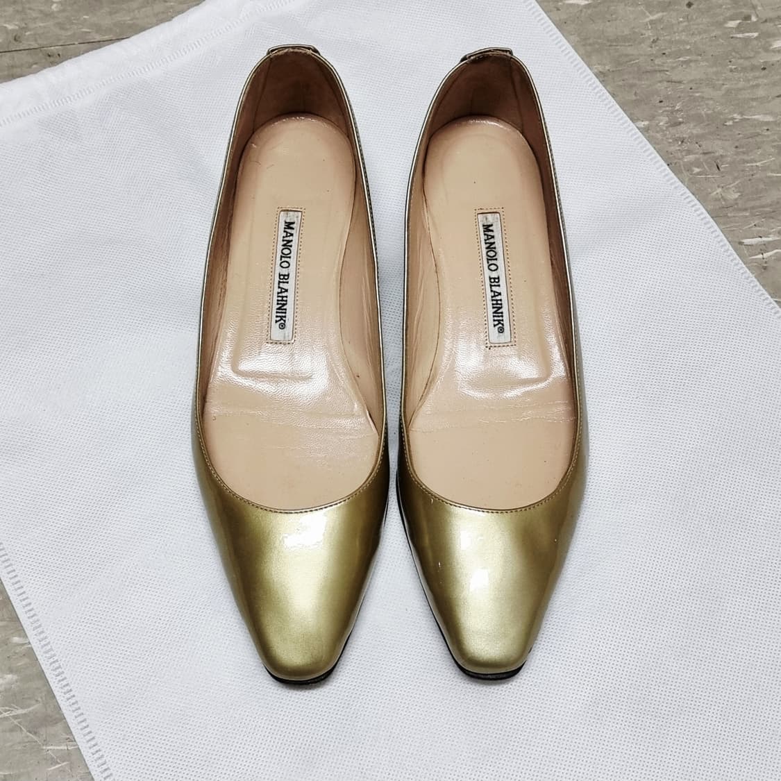 마놀로블라닉 옐로우골드 레더 플랫슈즈 단화 구두 신발 (245/37.5) 상품이미지1