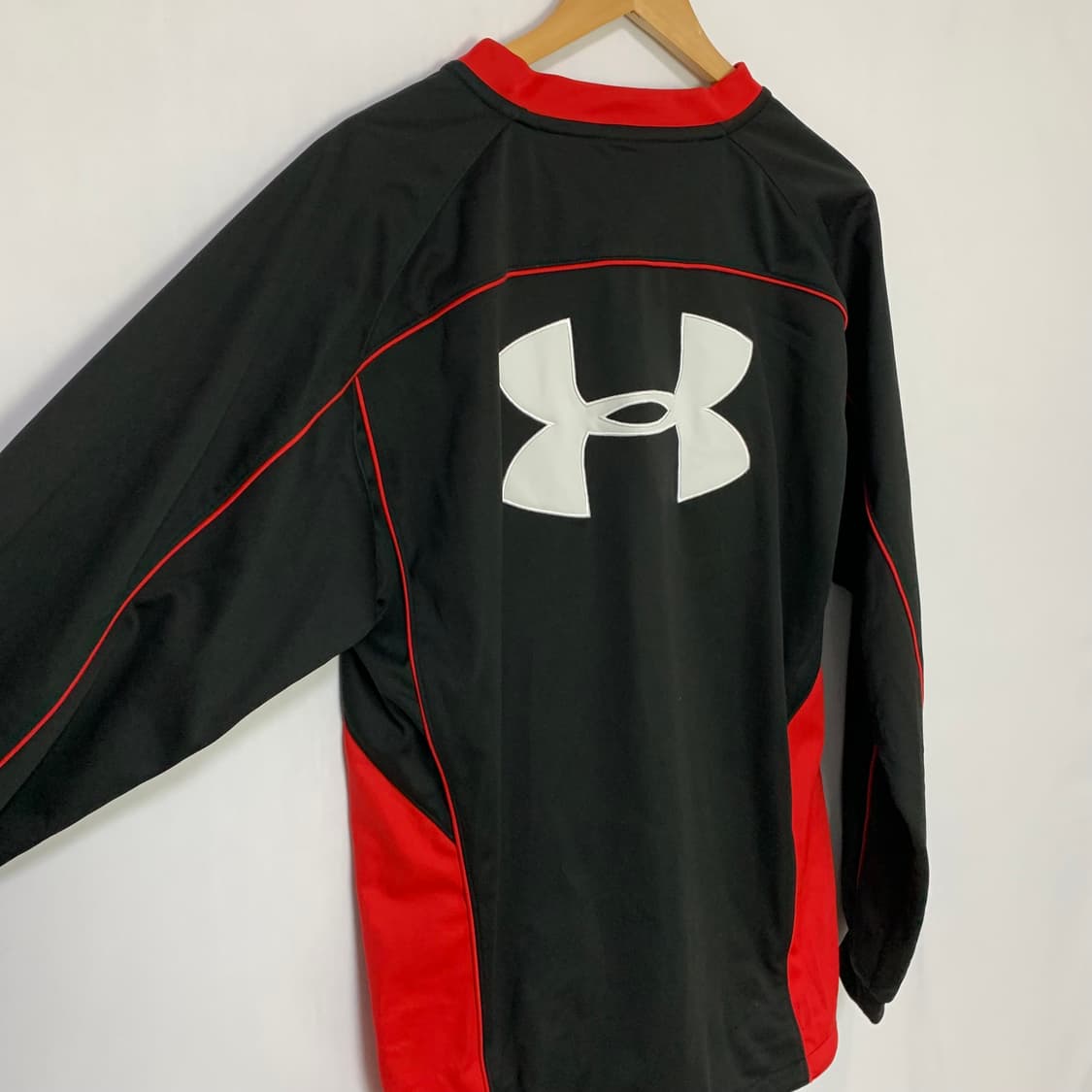 언더아머 블랙/레드 긴팔 바람막이 맨투맨 트레이닝 유니폼 XL 상품이미지6