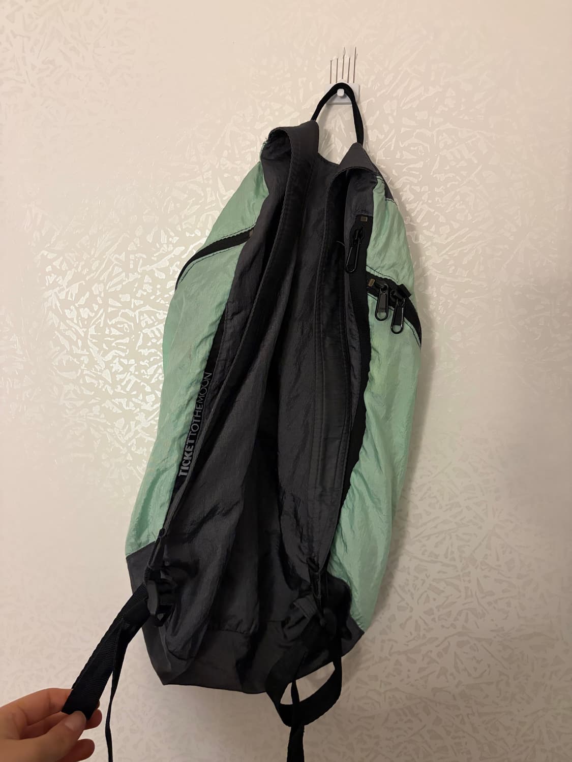 티켓투더문 백팩 상품이미지2