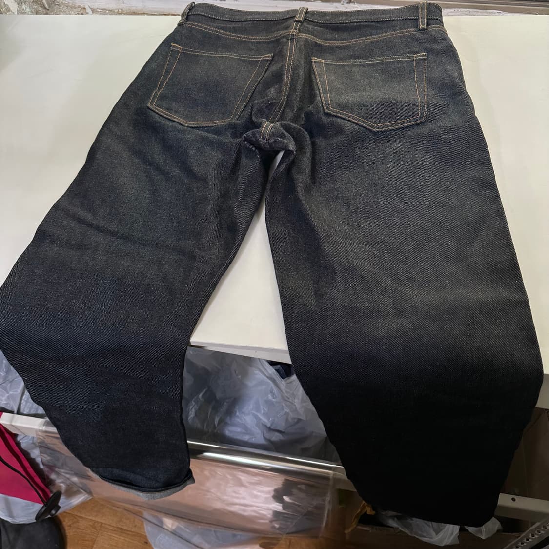 M 유니클로 생지 레귤러 테이퍼드핏 셀비지데님 청바지 상품이미지4