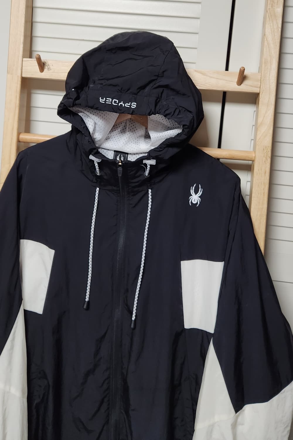 스파이더 검흰 바람막이 후드 자켓 상품이미지4