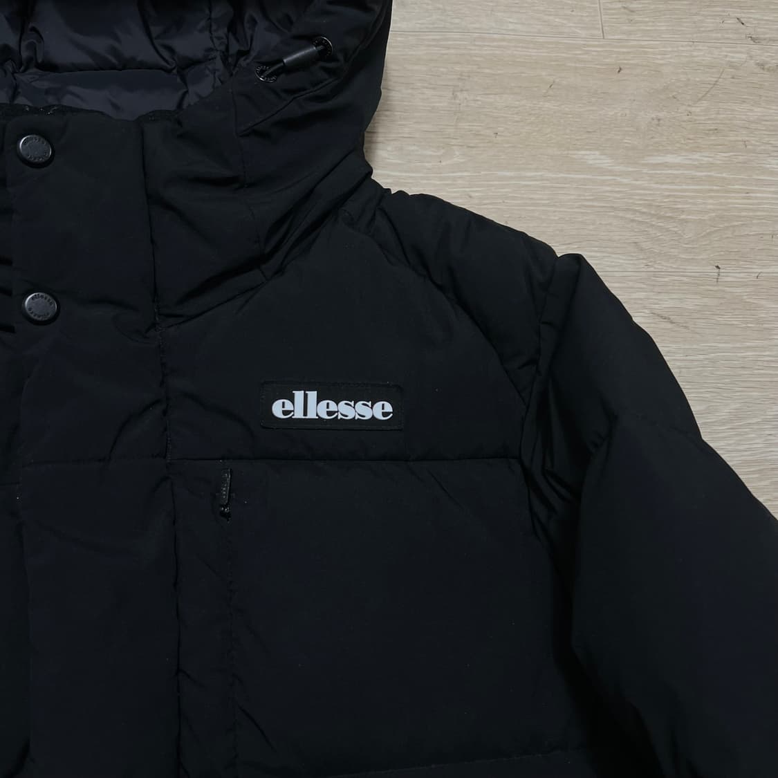 엘레쎄 덕다운 로고 후드 롱패딩 [블랙] S/90 상품이미지4