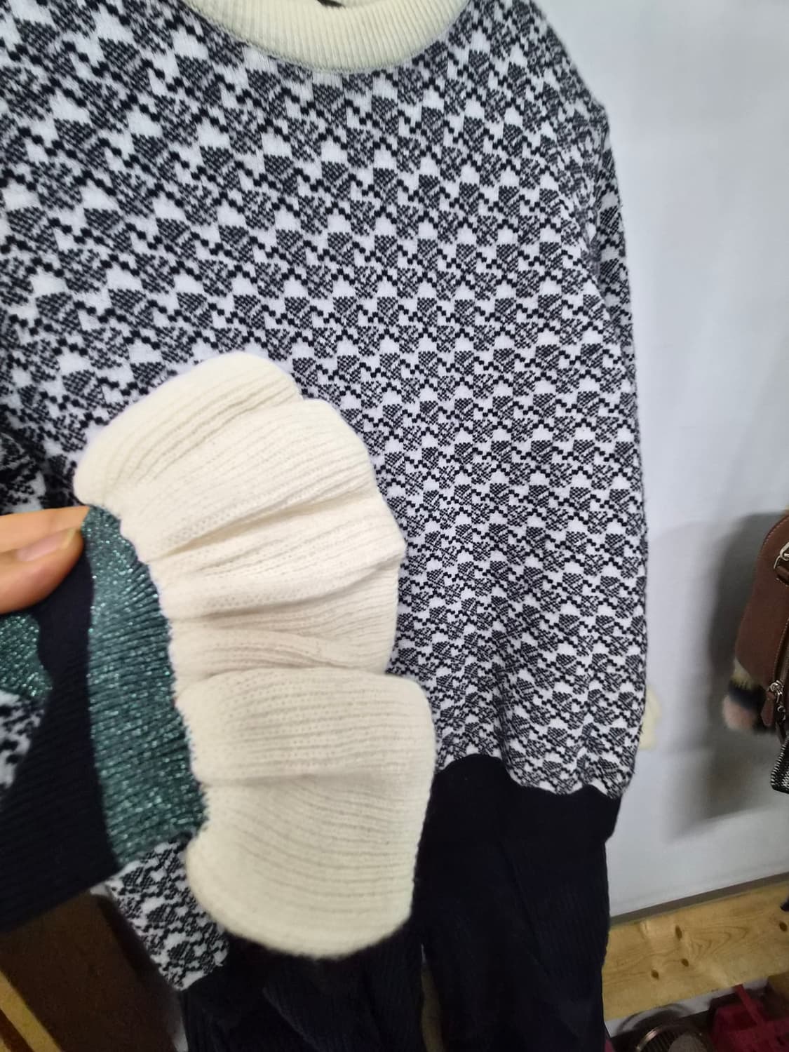 듀엘 울 라운드니트. 론 입체와이드 코듀로이 상품이미지4