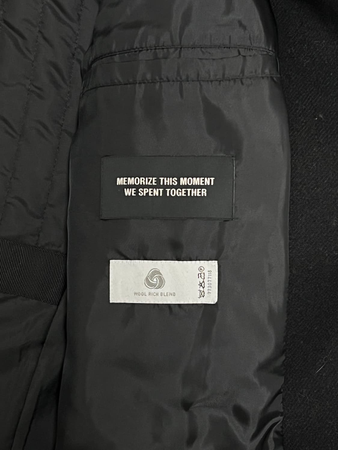 인사일런스 블랙 떡볶이 코트 상품이미지6