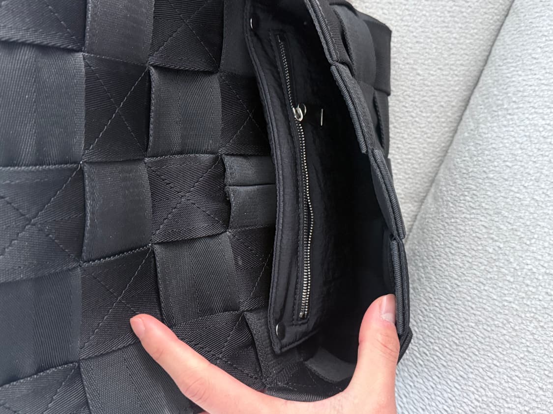 보테가베네타 스몰 웨빙 카세트백 블랙 상품이미지2