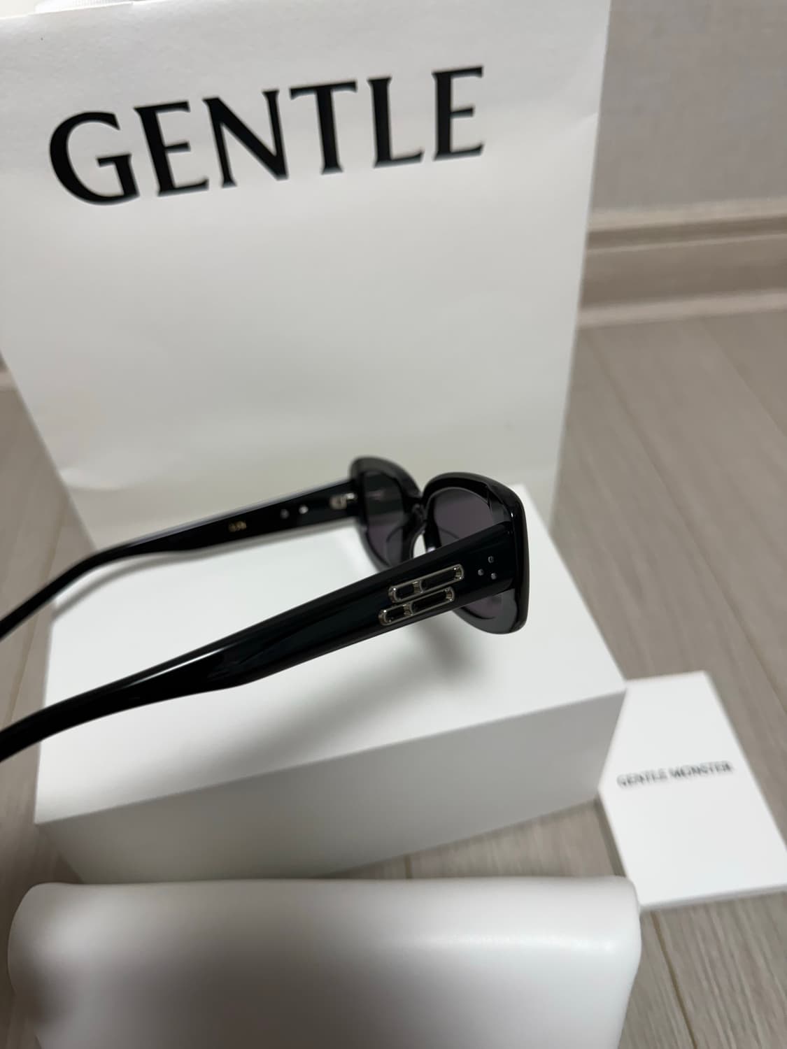 젠틀몬스터 린 01 블랙 선글라스 상품이미지2