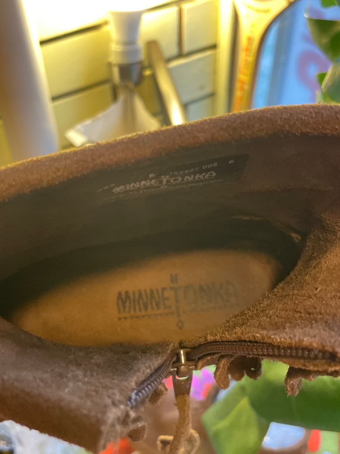 Minnetonka Fringe Suede Ankle Boots 상품이미지3