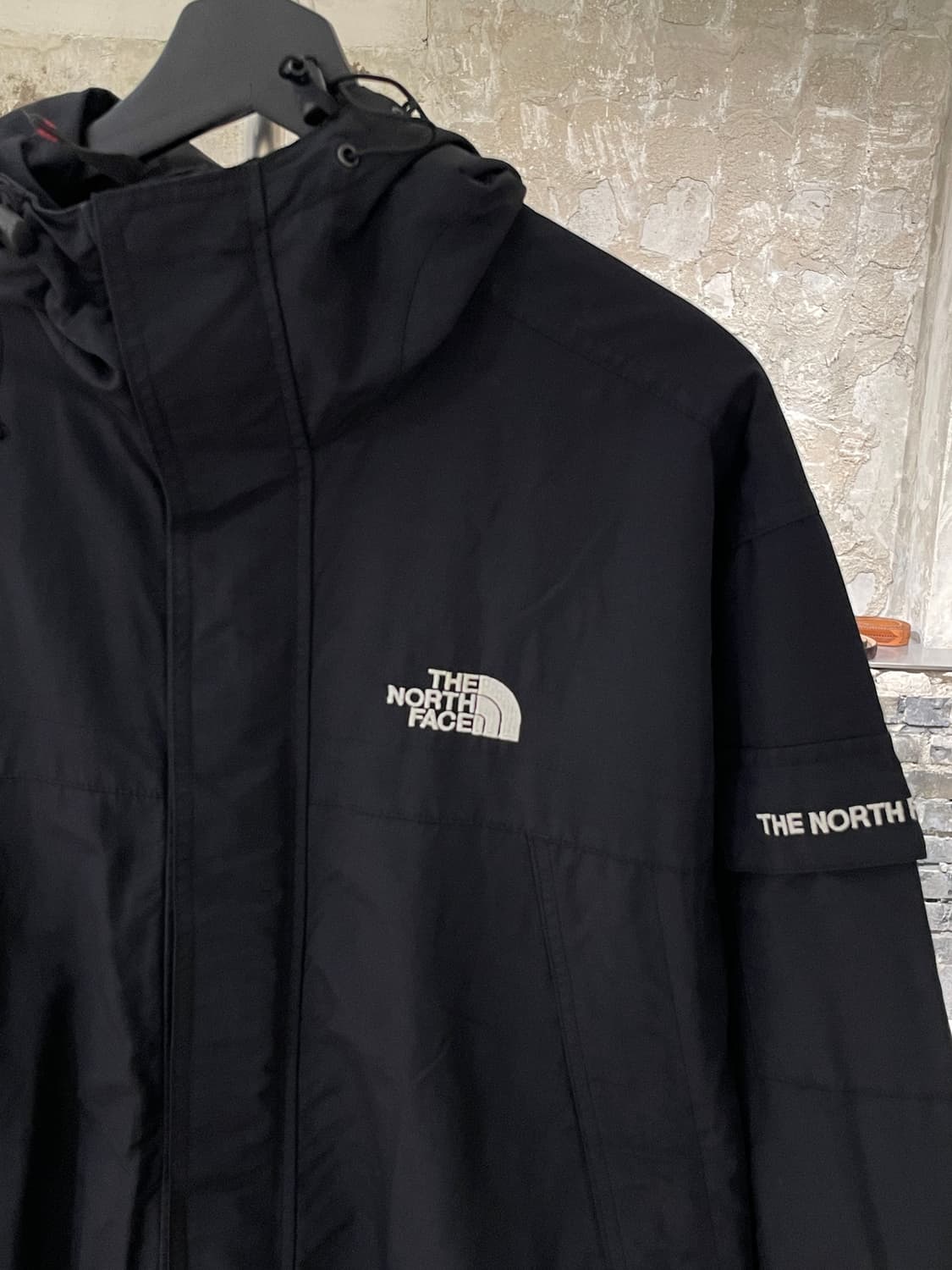 노스페이스 블랙 암 포켓 벨크로 나일론 자켓 상품이미지3