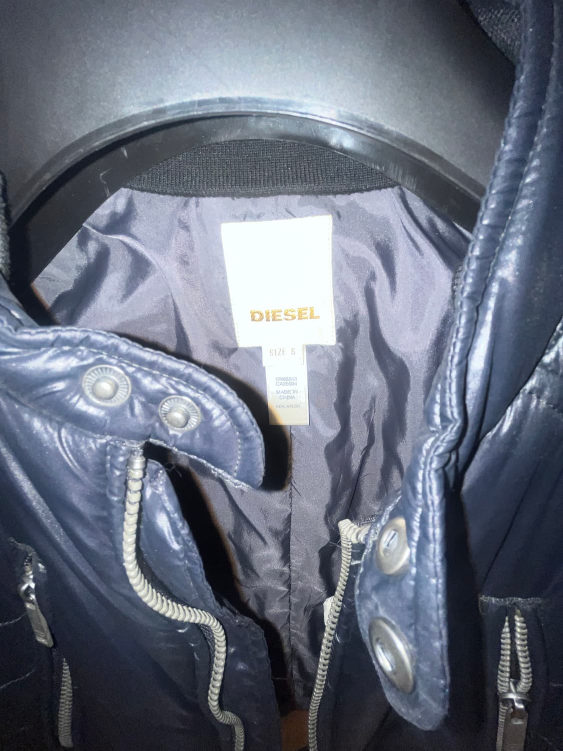 DIESEL 지퍼 디테일 라이더 경량 패딩 상품이미지6