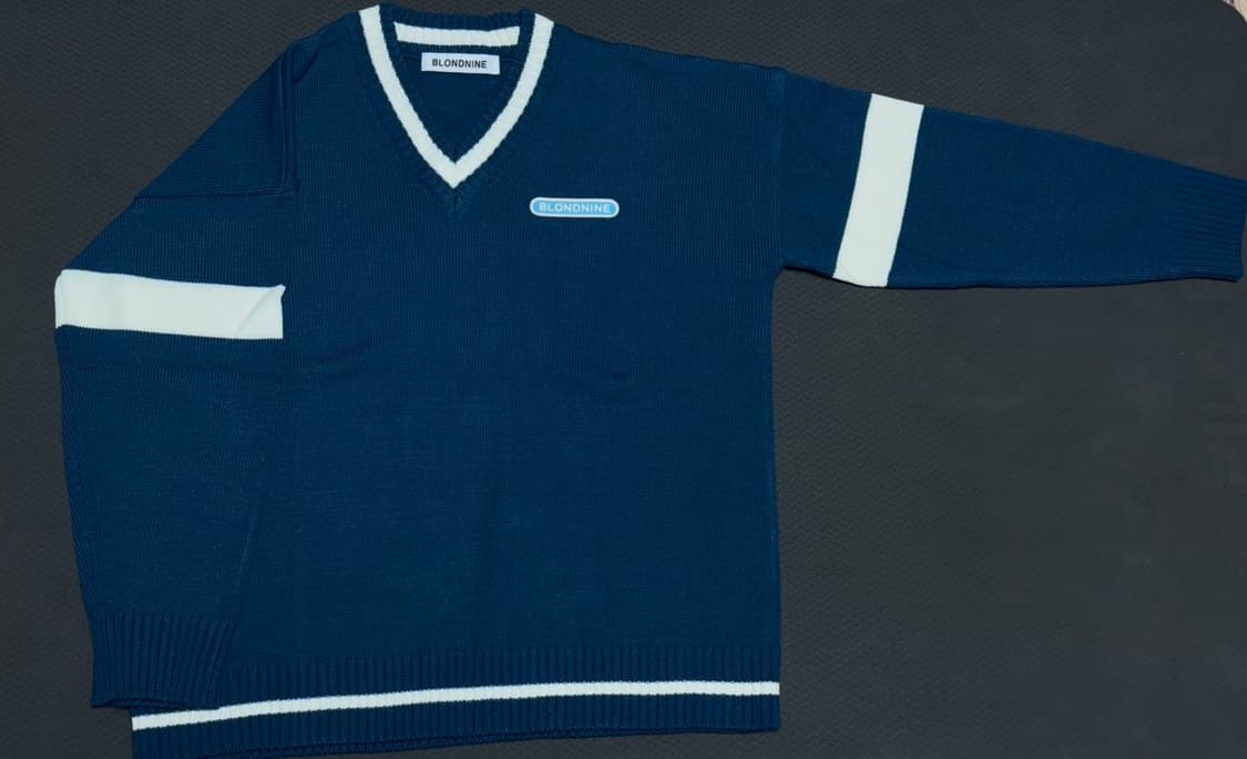 블론드나인 브이넥 니트 상품이미지1