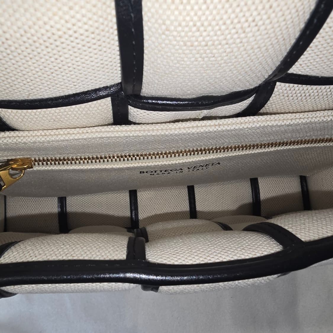 [중고/정품] 보테가 베네타 패디드 카세트백 상품이미지8