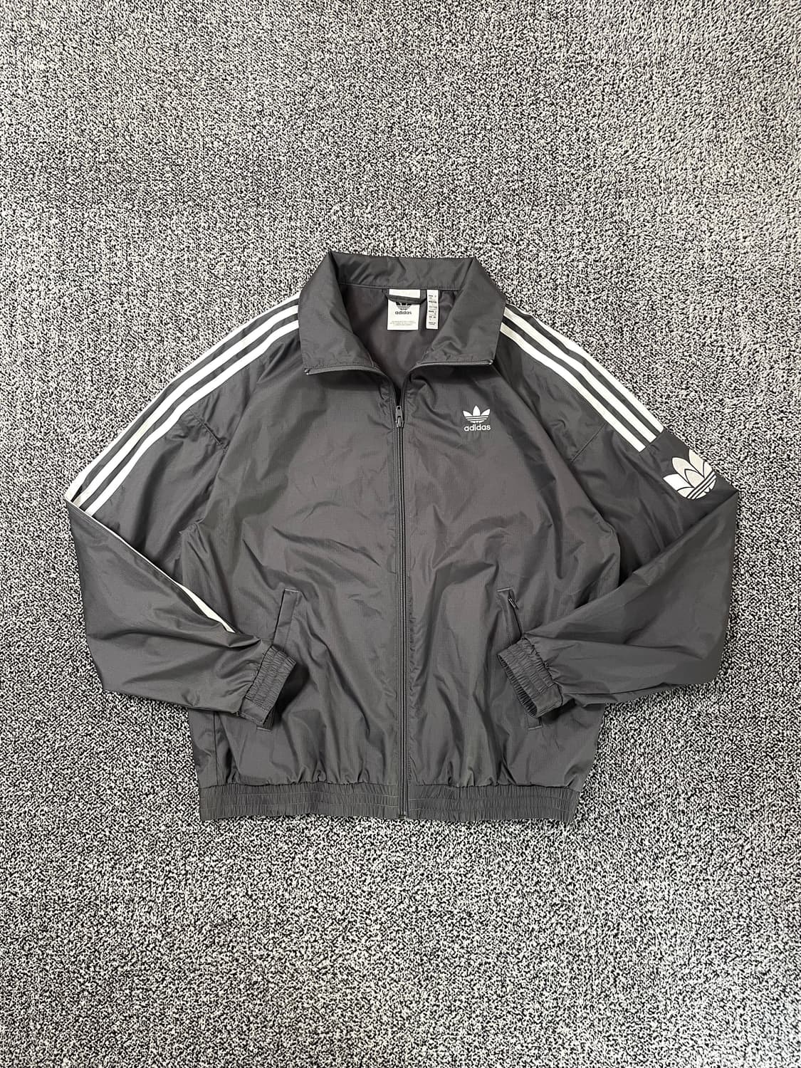 빈티지9. 아디다스 레트로 트레포일 바람막이 자켓 그레이 점퍼 나일론 상품이미지1