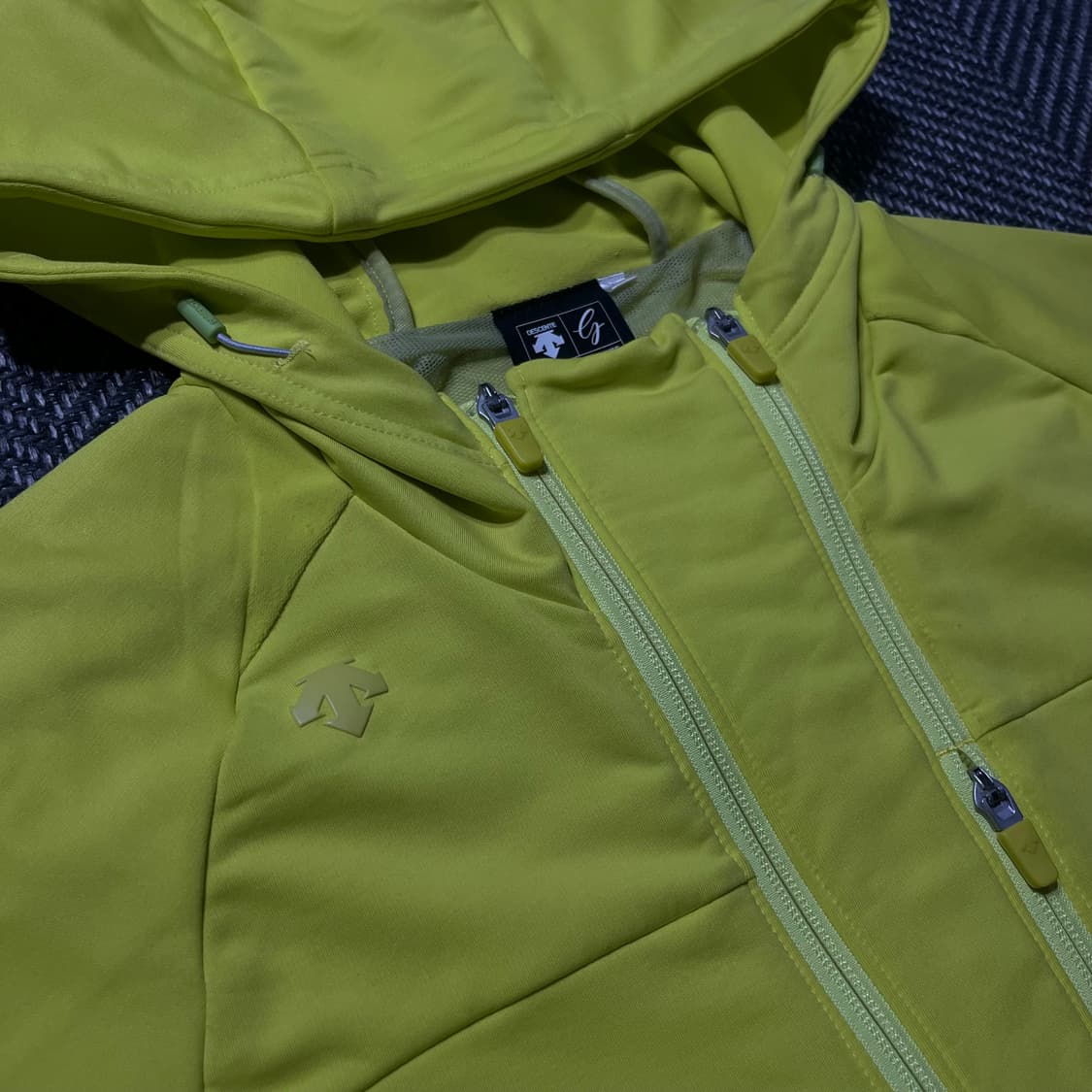 DESCENTE 데상트 골프 기능성 후드집업 상품이미지3