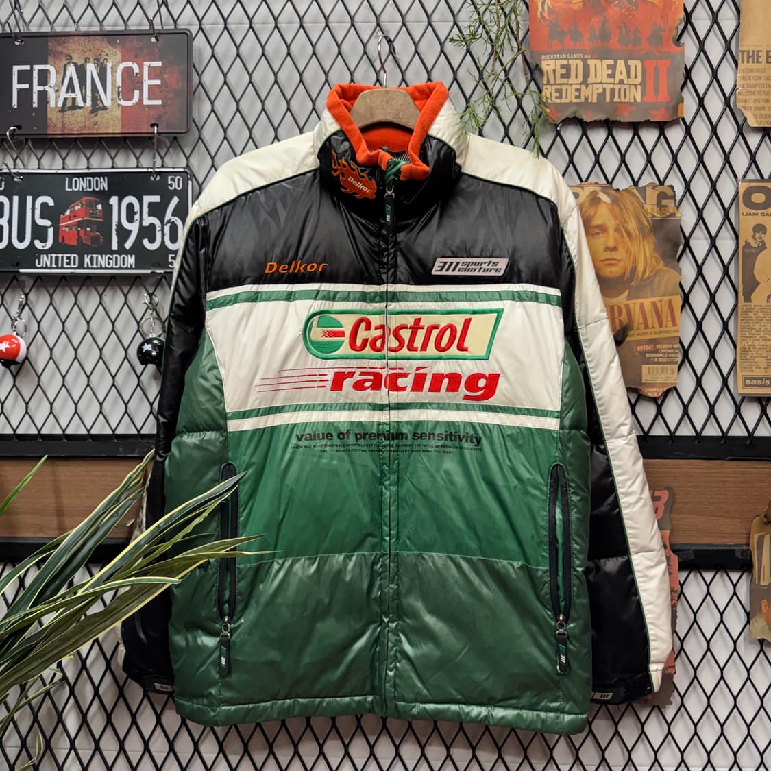 빈티지 올드스쿨 레이싱 패딩 자켓 전면 레이싱 로고 포인트 블랙 상품이미지1