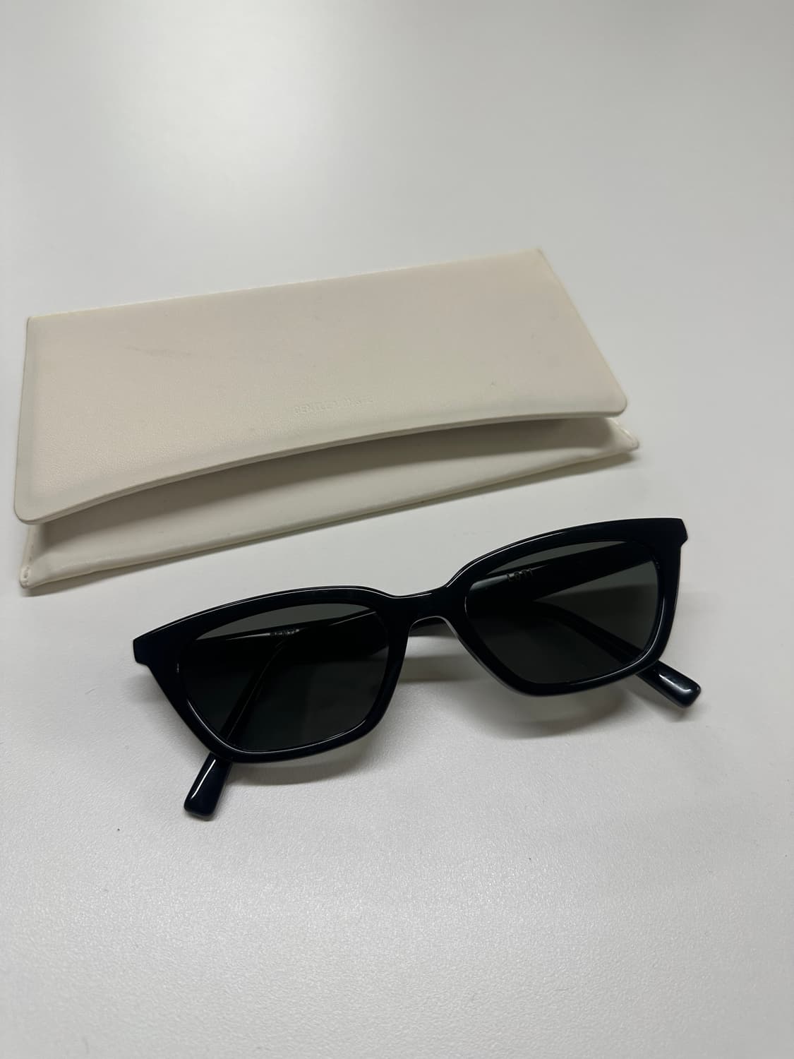 젠틀몬스터 Loti 01 블랙 상품이미지4