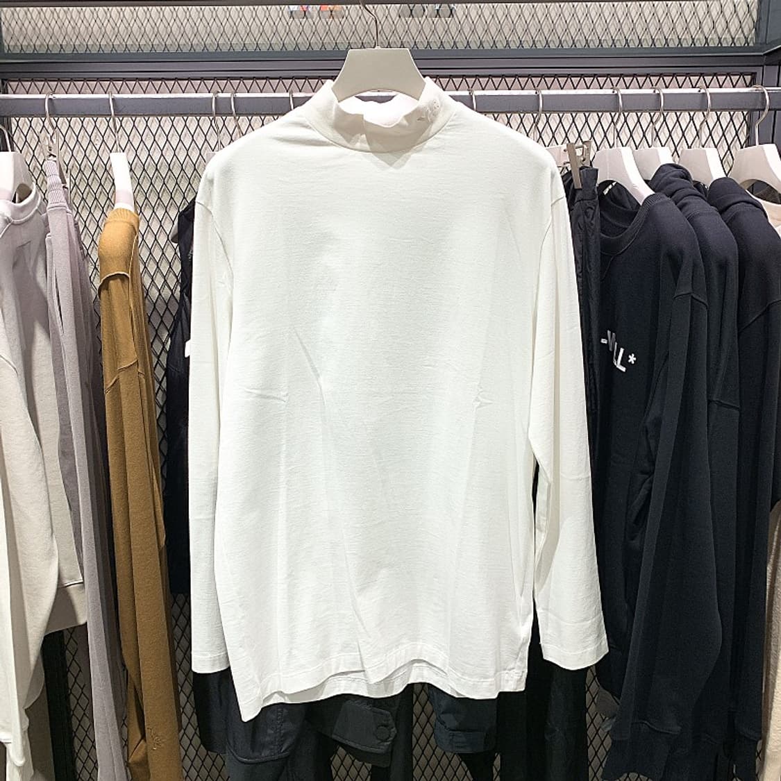 Y-3 남성 화이트 모크넥 로고 화이트 롱 슬리브 상품이미지1