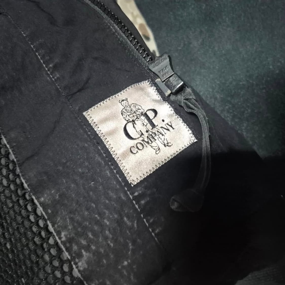 00's C.P 컴퍼니 고글 후디드 푸퍼 패딩 L 정품 상품이미지5