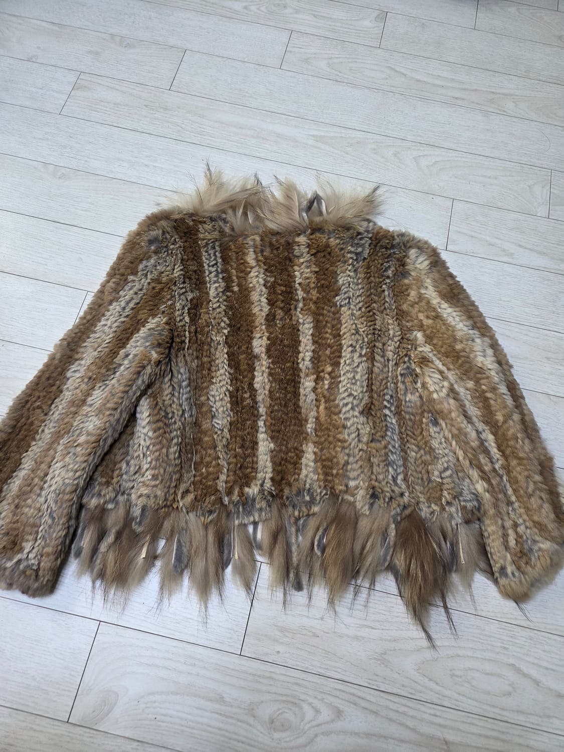 써스데이아일랜드  토끼털 너구리털 자켓 90 상품이미지4