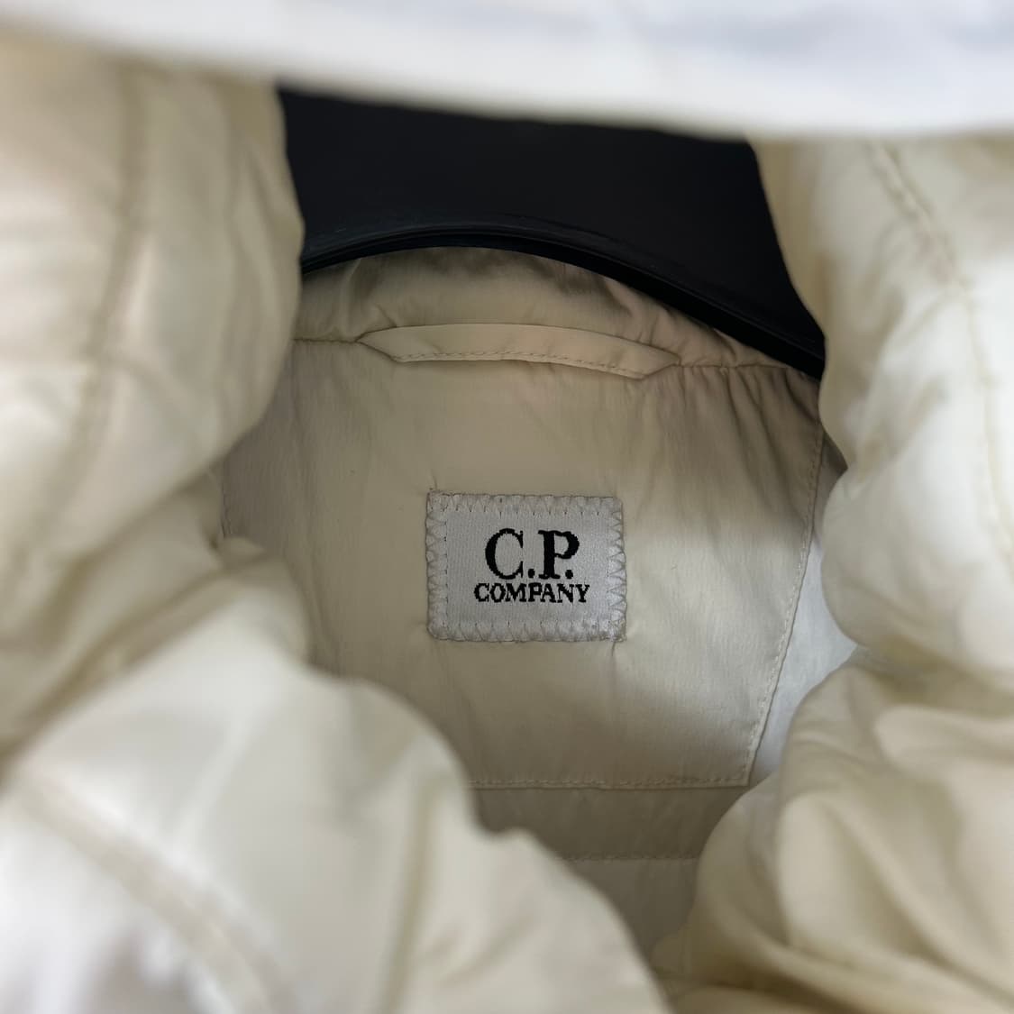 CP 컴퍼니 NYCRA 렌즈 다운 패딩 상품이미지7