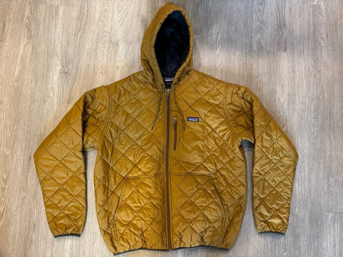 파타고니아 다이아몬드 퀼티드 봄버 후디 쉘터 브라운 상품이미지1