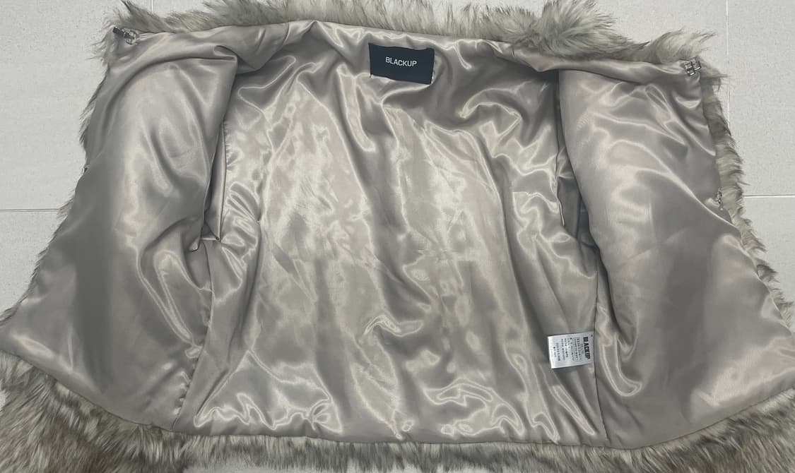 블랙업  크롭 퍼 자켓 상품이미지2