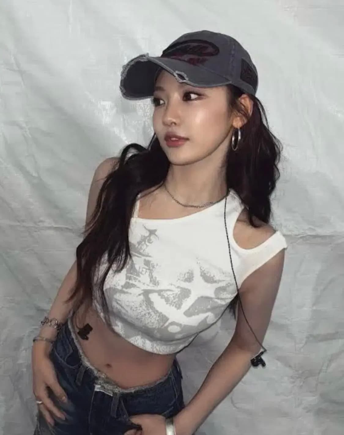 k.od 케이오드 립컷아웃탑 에스파 닝닝 착용 y2k 상품이미지2