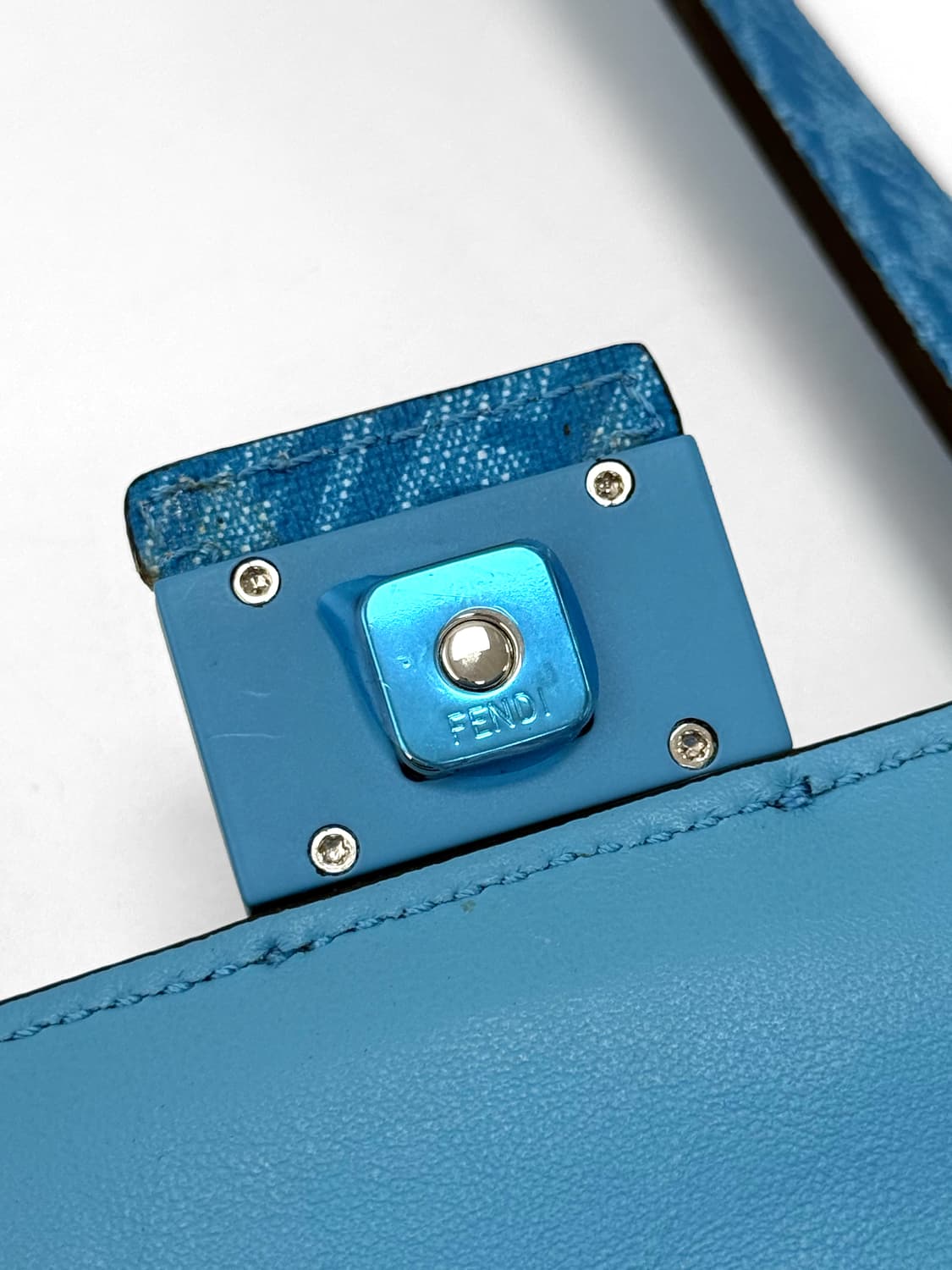21SS Fendi Baguette Mini Crossbody Bag 상품이미지8