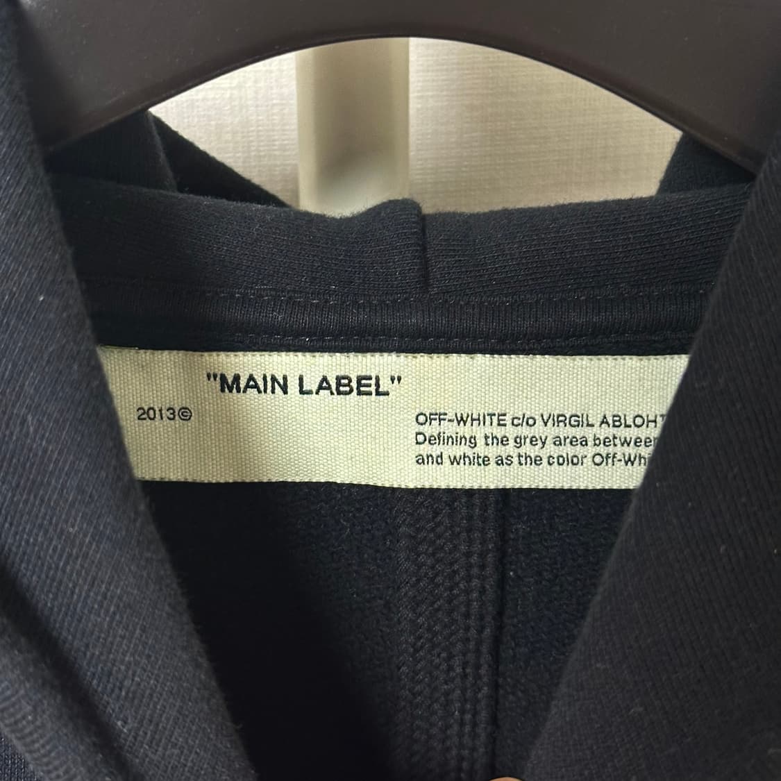[L] 오프화이트 아크릴 애로우 후드티 블랙 상품이미지3