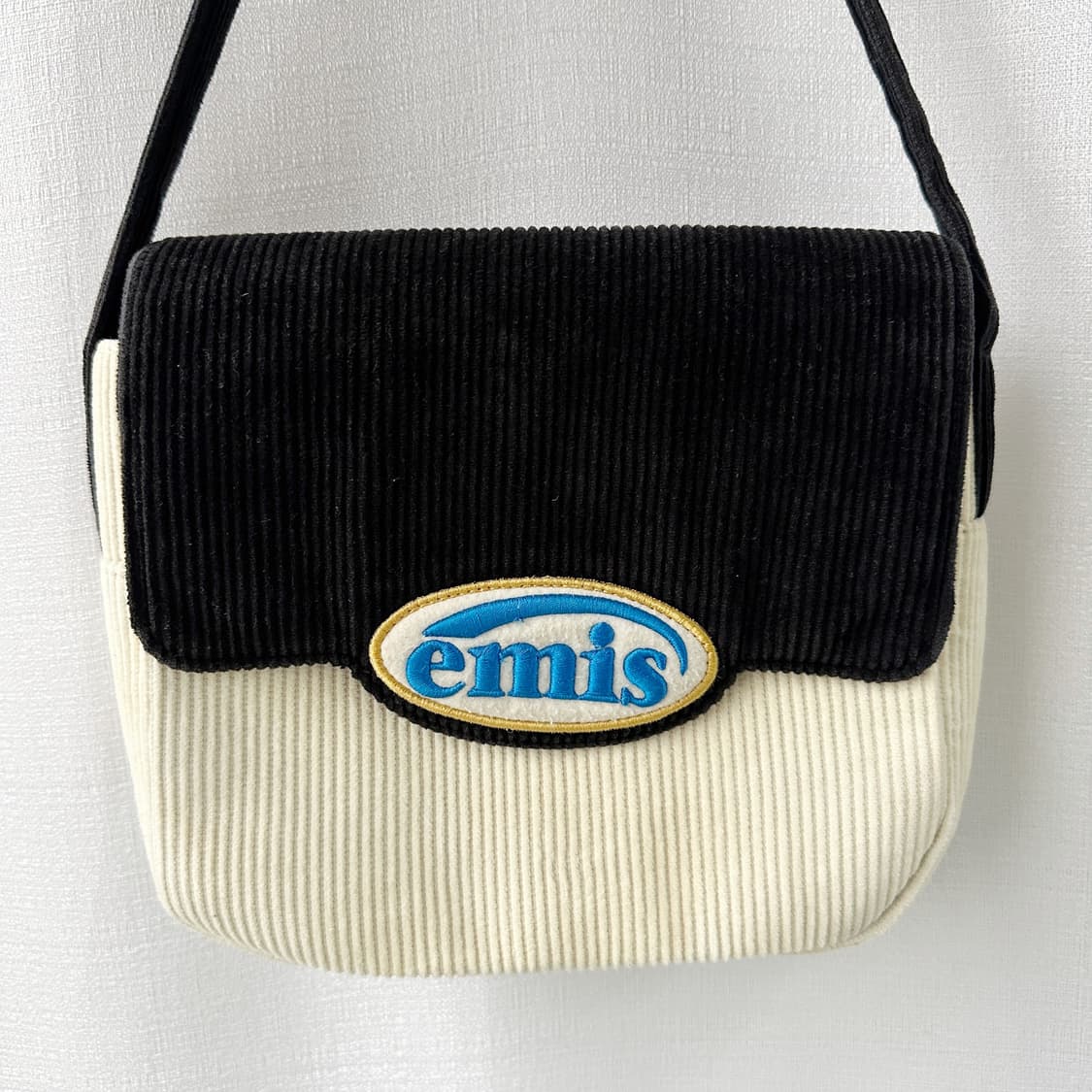 EMIS 이미스 코듀로이 와펜 숄더백 블랙 상품이미지3