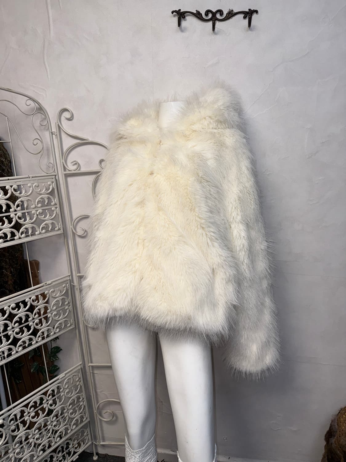 White over fur hood zipup 상품이미지5