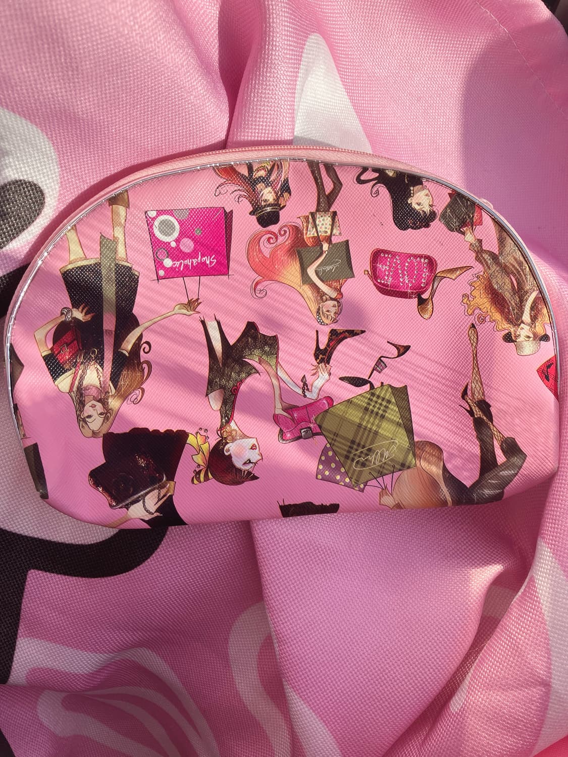 2000s 일러스트 파우치 상품이미지1