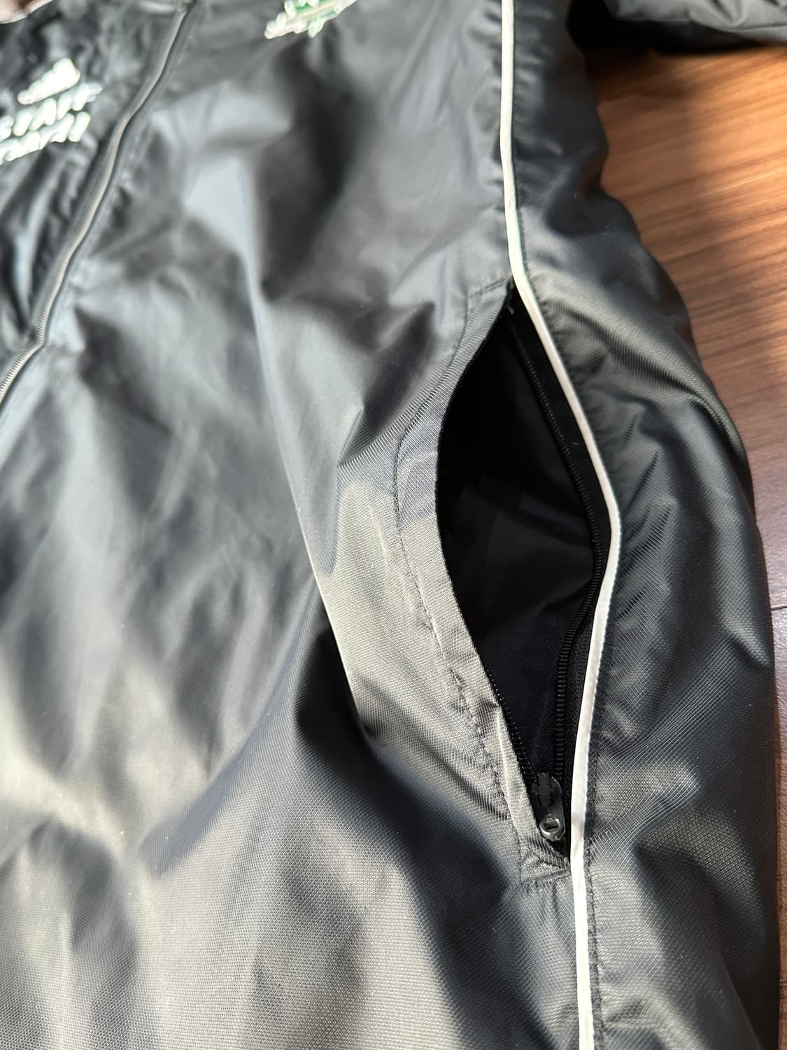 아디다스 롱패딩 벤치코트 L 상품이미지6