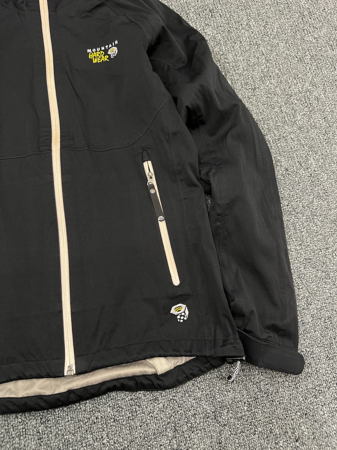 S) 마운틴 하드웨어 소프트 쉘 블랙 바람막이 상품이미지4