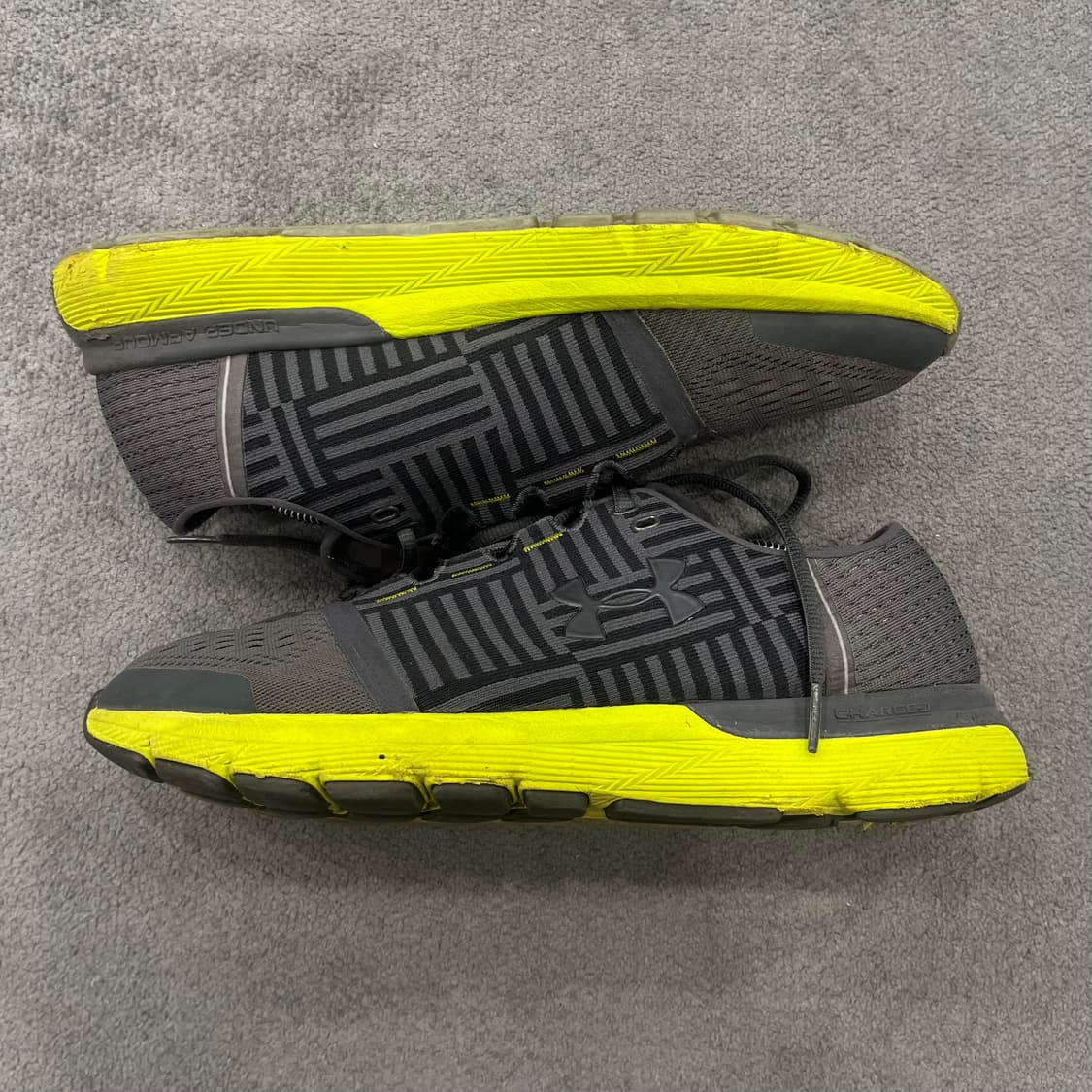 언더아머 러닝화 상품이미지2