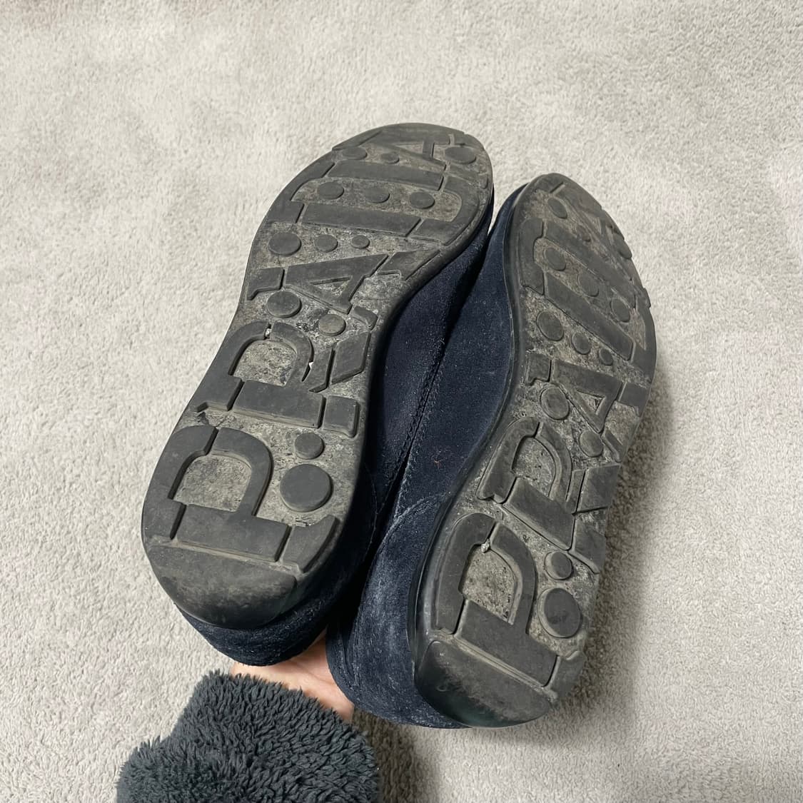 275) 프라다 스포츠 메탈로고 스웨이드 스니커즈 상품이미지5