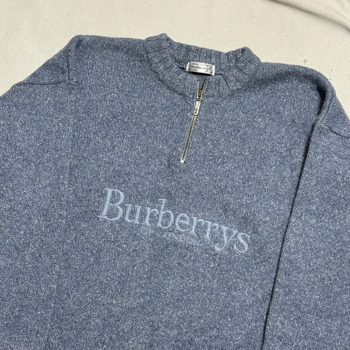 버버리 스카이블루 하프 집업 울 니트 상품이미지1