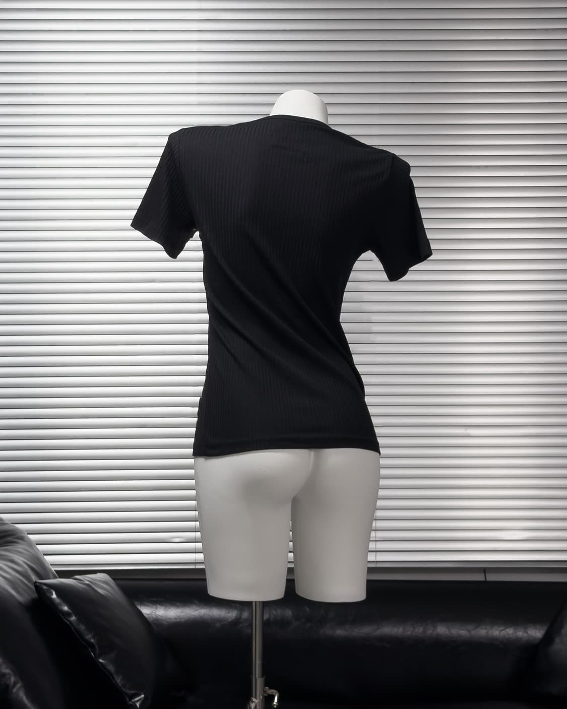 {UNKNOWN} Slim Fit Vertical Lettered Tee 상품이미지3