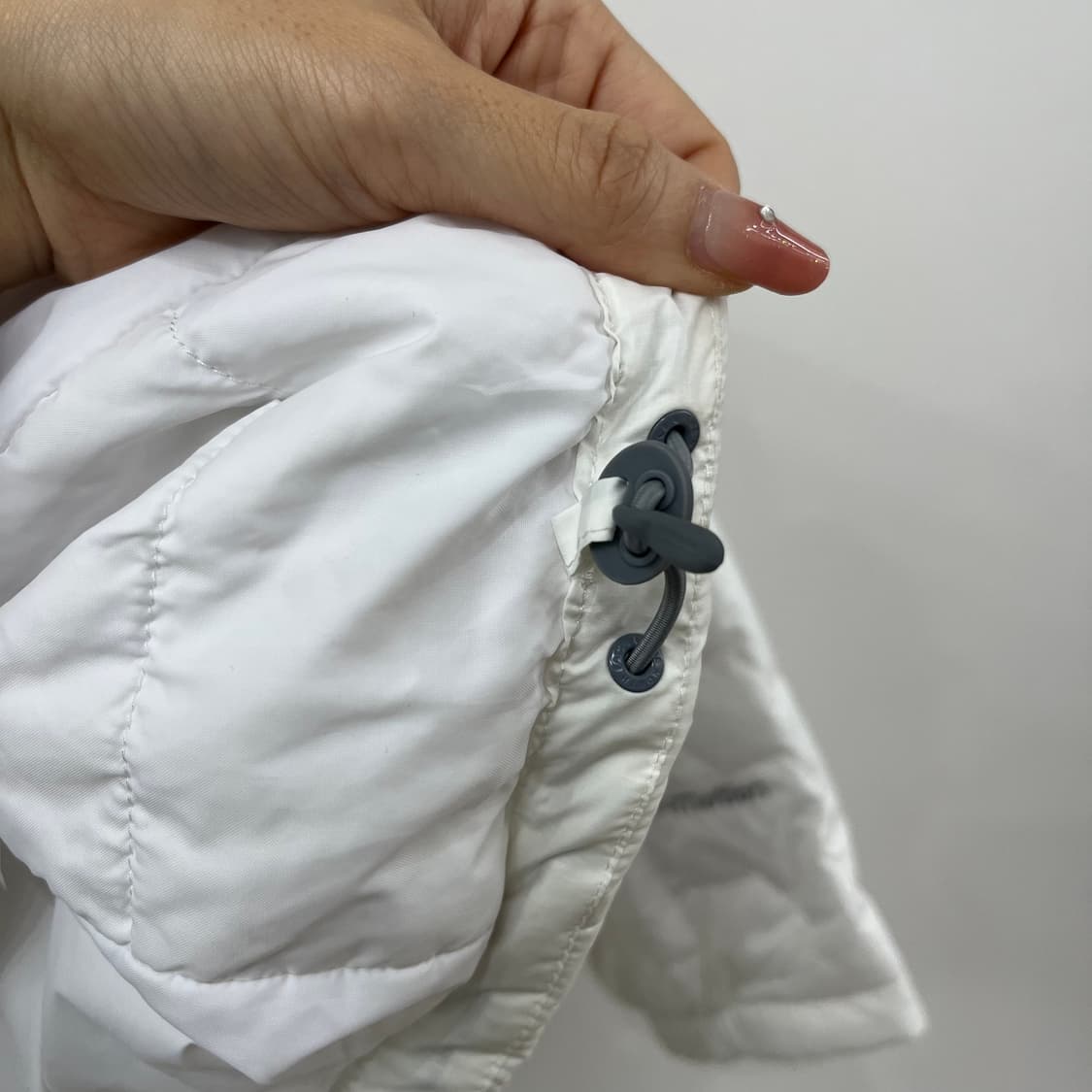 노스페이스 실버 자수로고 화이트 경량 패딩 자켓 상품이미지6