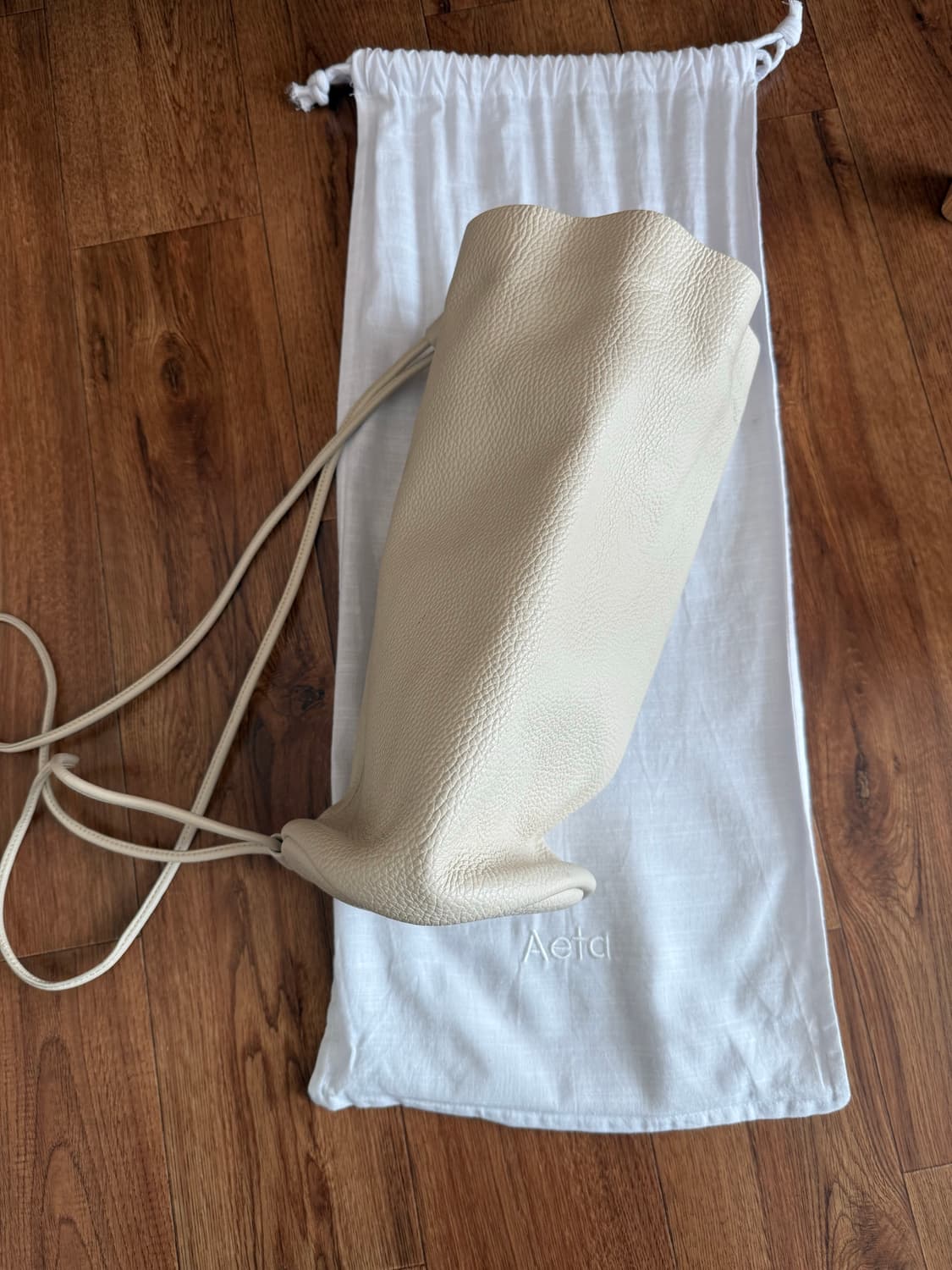 aeta 원통 버킷백 상품이미지4