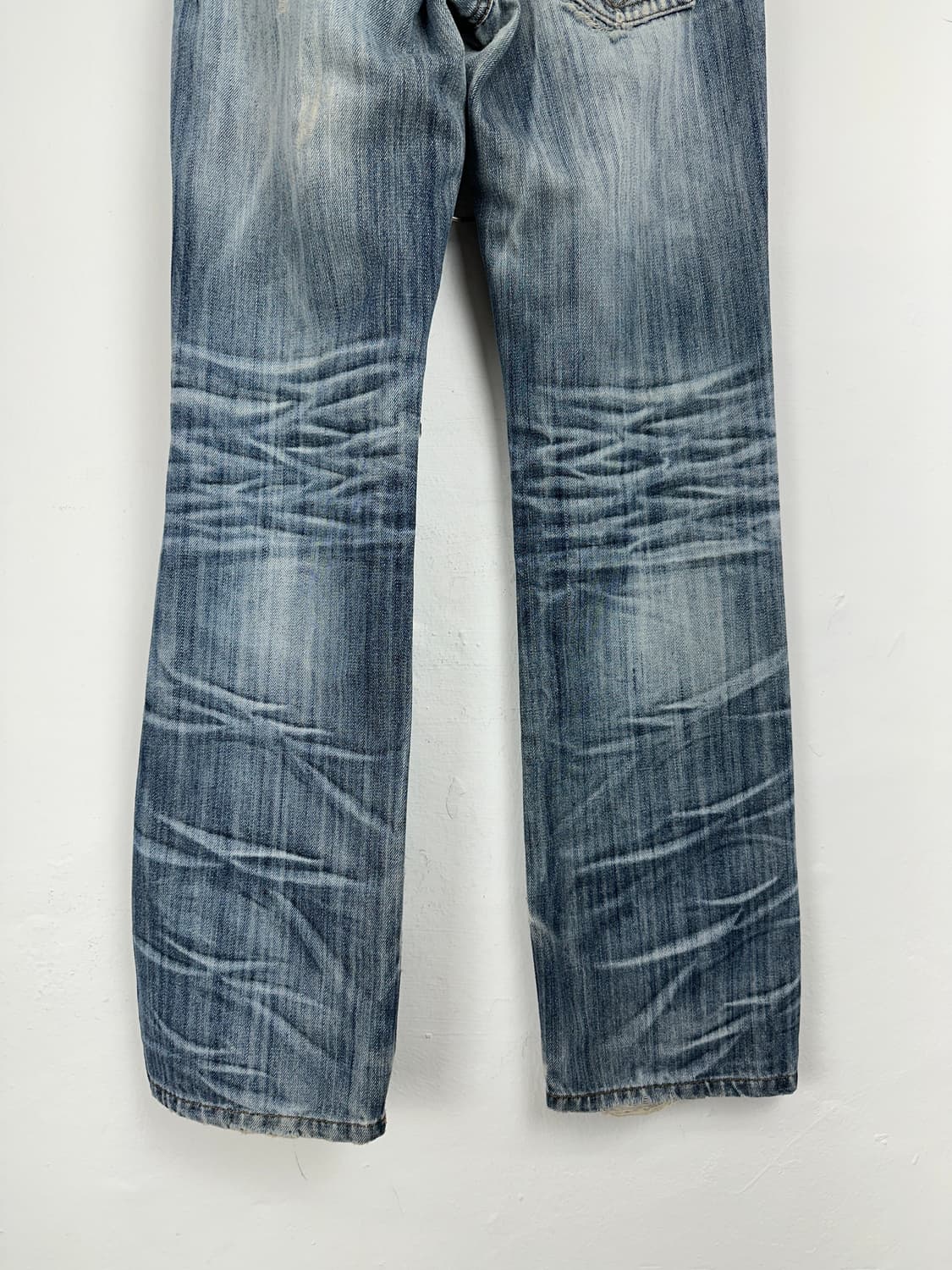 Heavy Whisker Wash Distressed Denim Pant 상품이미지9