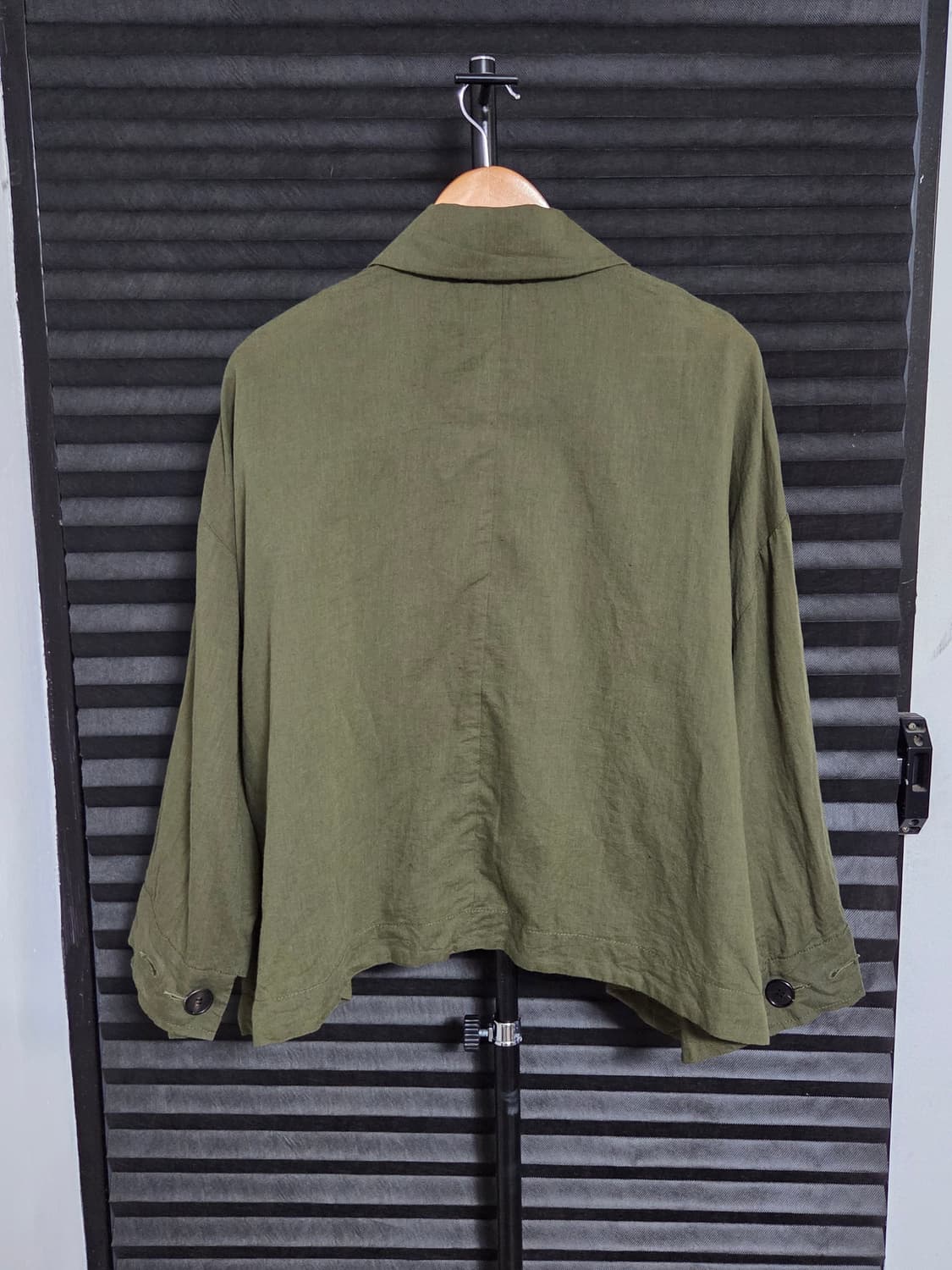 [스튜디오 톰보이] 린넨 코튼 투포켓 크롭 셔츠 자켓 | 00215 상품이미지7