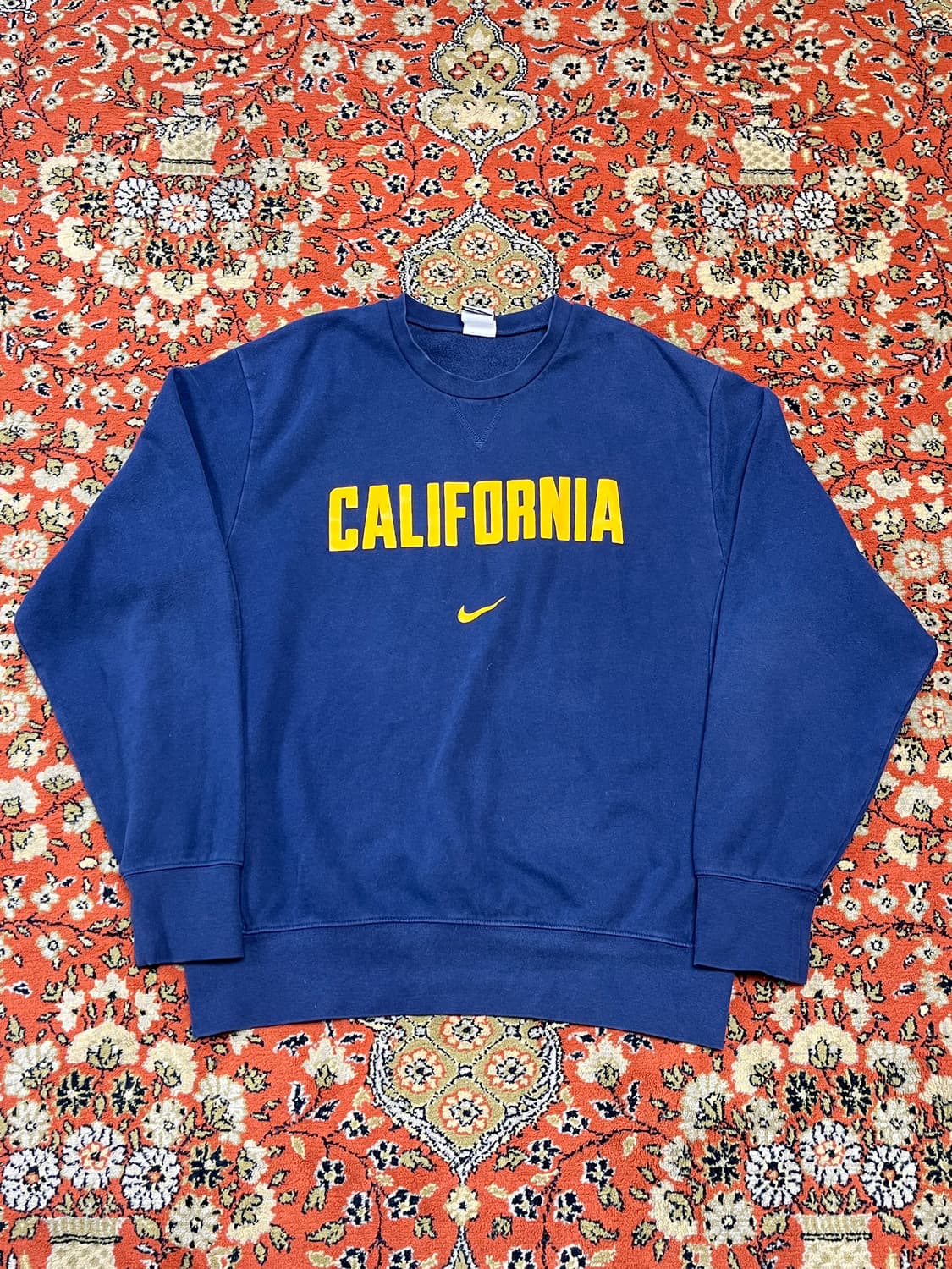[L] 나이키 캘리포니아 네이비 맨투맨 상품이미지1